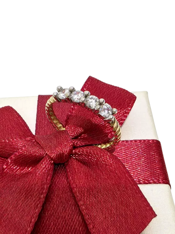 piekny-pleciony-pierscionek-z-czterema-cyrkoniami-p585-w152-r11-chmielna-98-warszawa