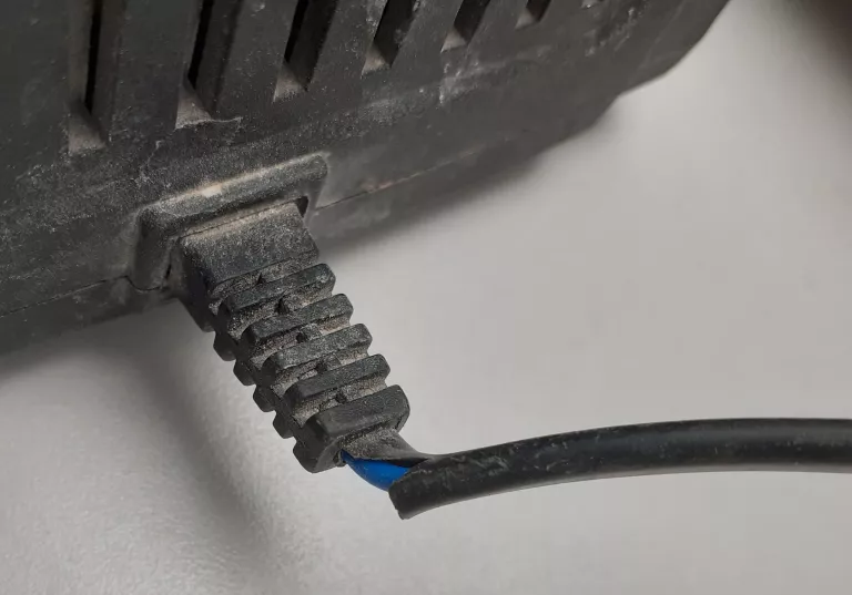 MACAALISTER WKRETARKA Z AKU I ŁADOWARKĄ