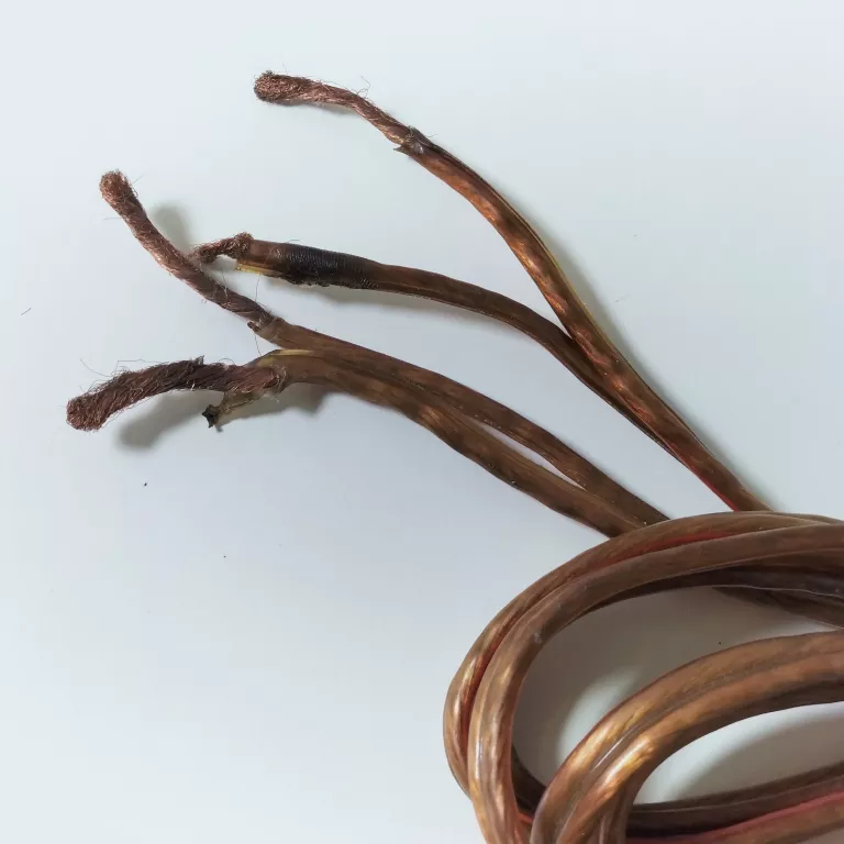 dwa-glosniki-kolumnowe-canton-le-107-okazja-model-le107