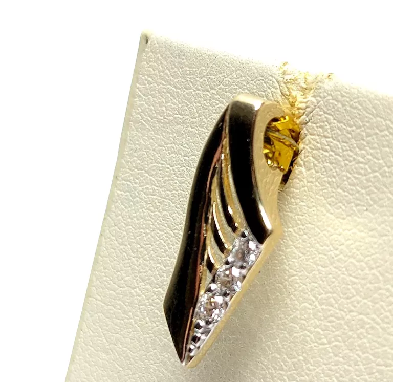 ŁADNA ZŁOTA ZAWIESZKA 1.11G 2CM P.585