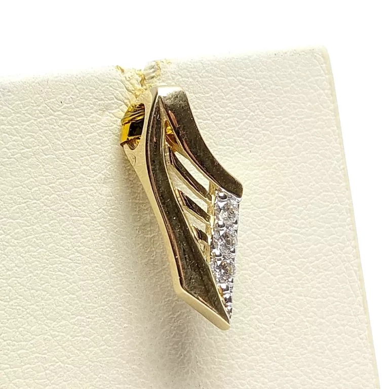 ŁADNA ZŁOTA ZAWIESZKA 1.11G 2CM P.585