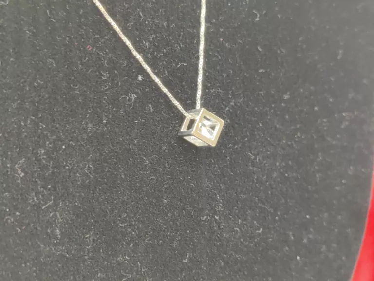 ŁAŃCUESZK Z BIAŁEGO ZŁOTA Z ZAWIESZKA 585/1,51 R.45