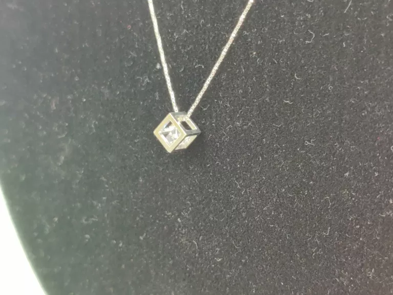 ŁAŃCUESZK Z BIAŁEGO ZŁOTA Z ZAWIESZKA 585/1,51 R.45