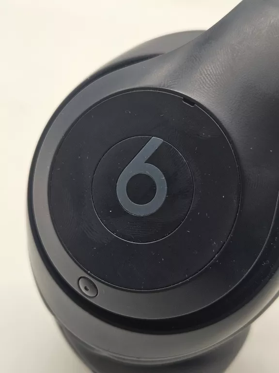 SLUCHAWKI APPLE BEATS STUDIO PRO ETUI