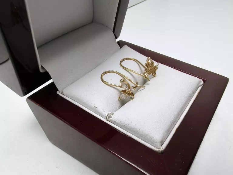 WYRÓB JUBILERSKI UŻYWANY ZŁOTE KOLCZYKI