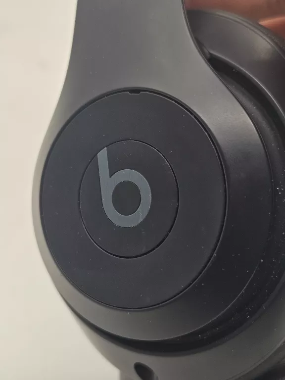 SLUCHAWKI APPLE BEATS STUDIO PRO ETUI