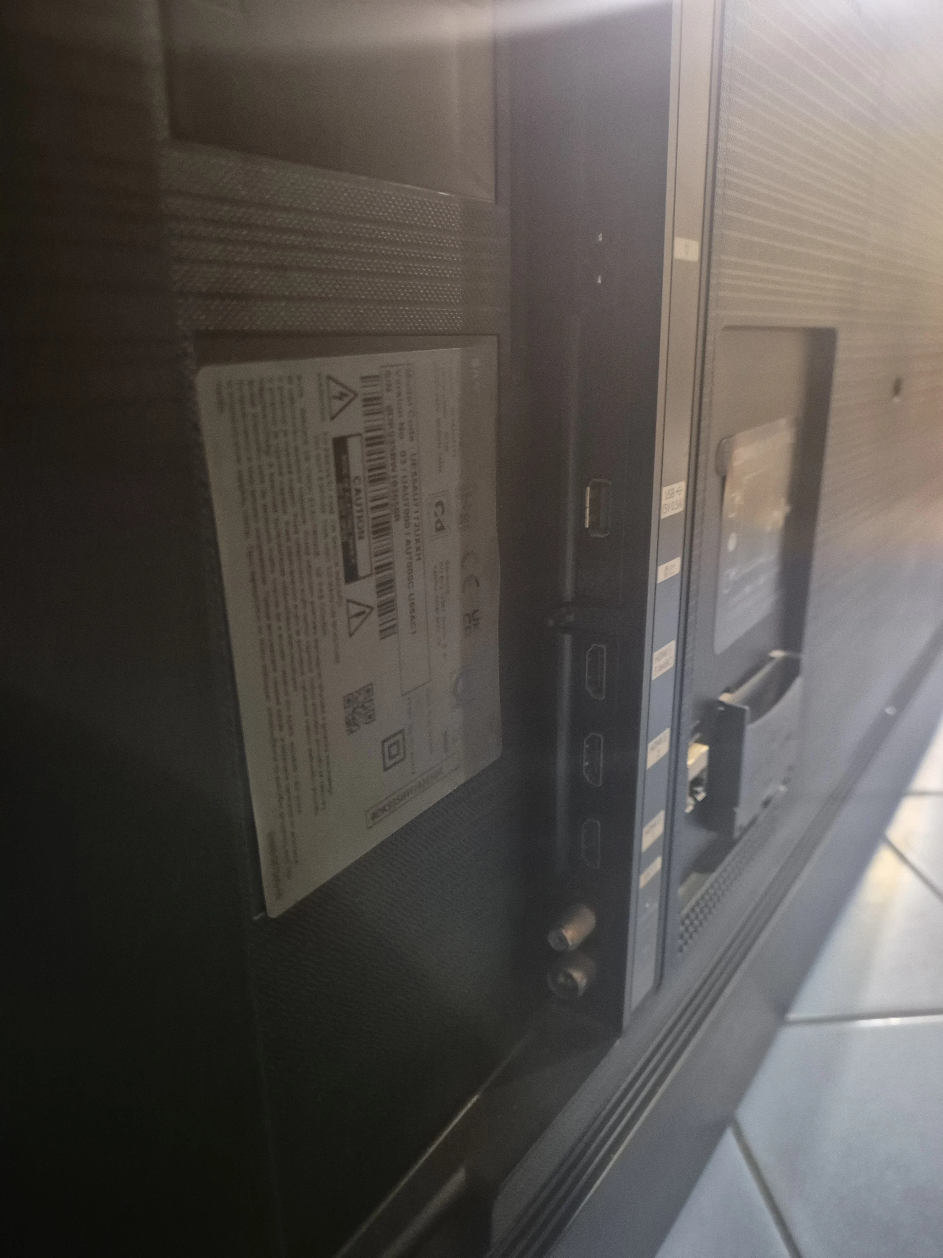 telewizor-led-samsung-ue55au7172u-55-4k-uhd-przekatna-ekranu-cale-5500