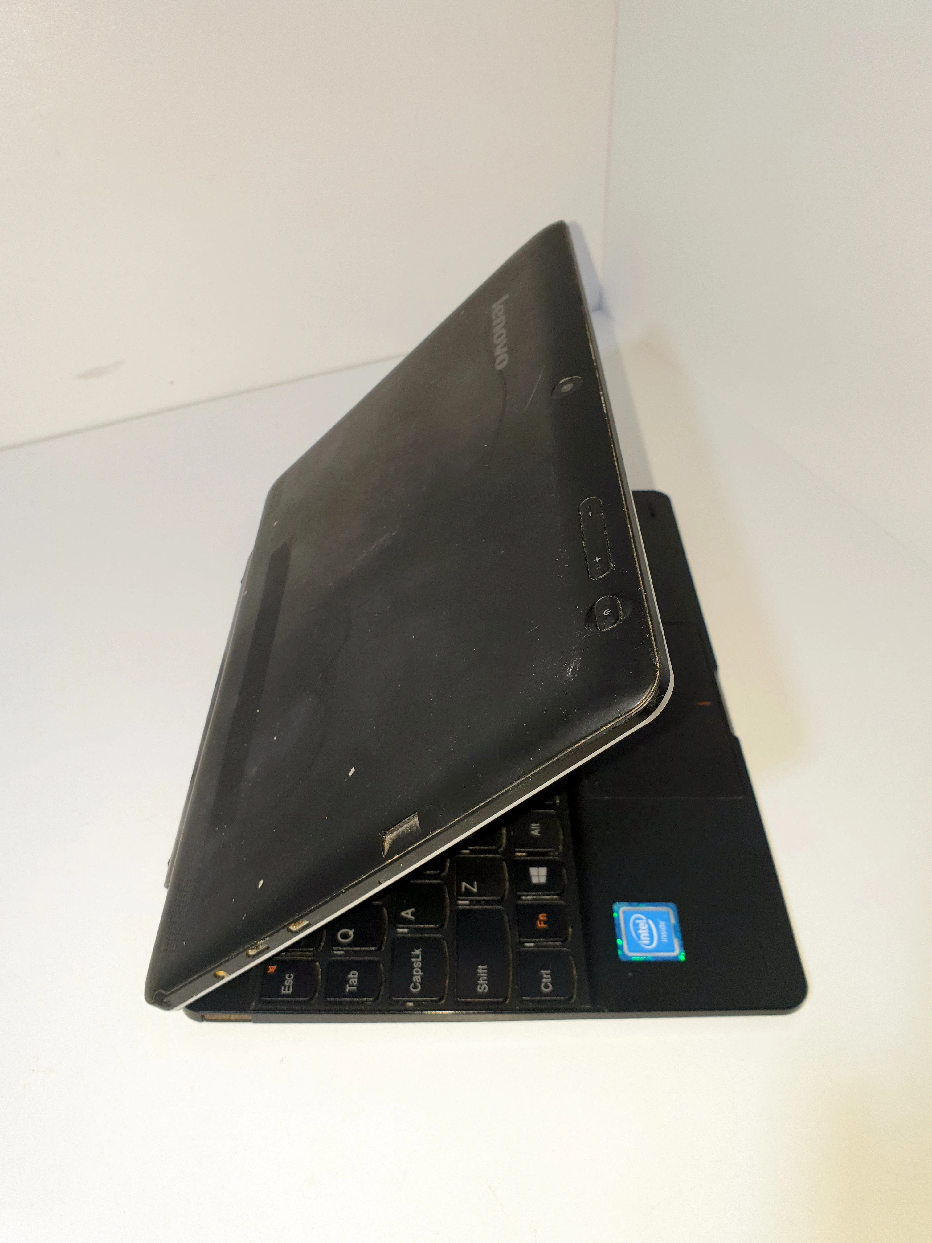 tablet-lenovo-miix-300-10iby-zasilacz-komunikacja-219-2