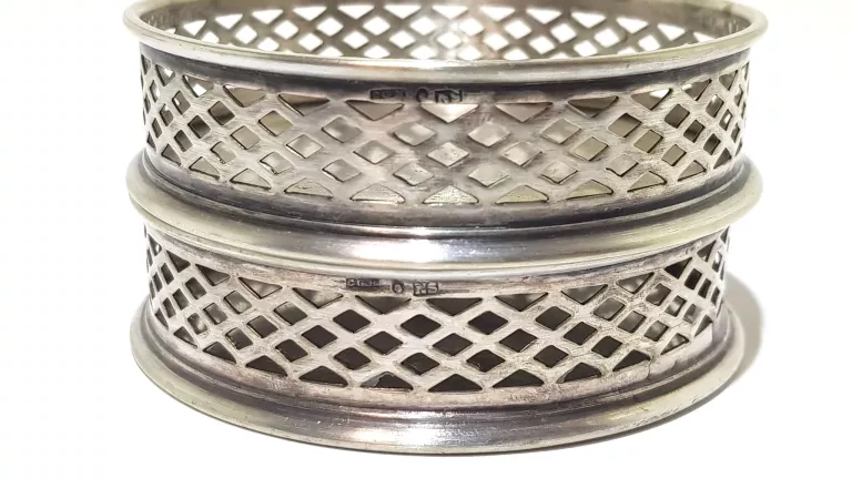 DWIE SREBRNE PODSTAWKI NP.POD BUTELKĘ WINA PR925 ŚREDNICA WEWN7,5CM 103,6G