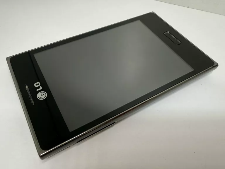 telefon-lg-e610-przekatna-ekranu-470