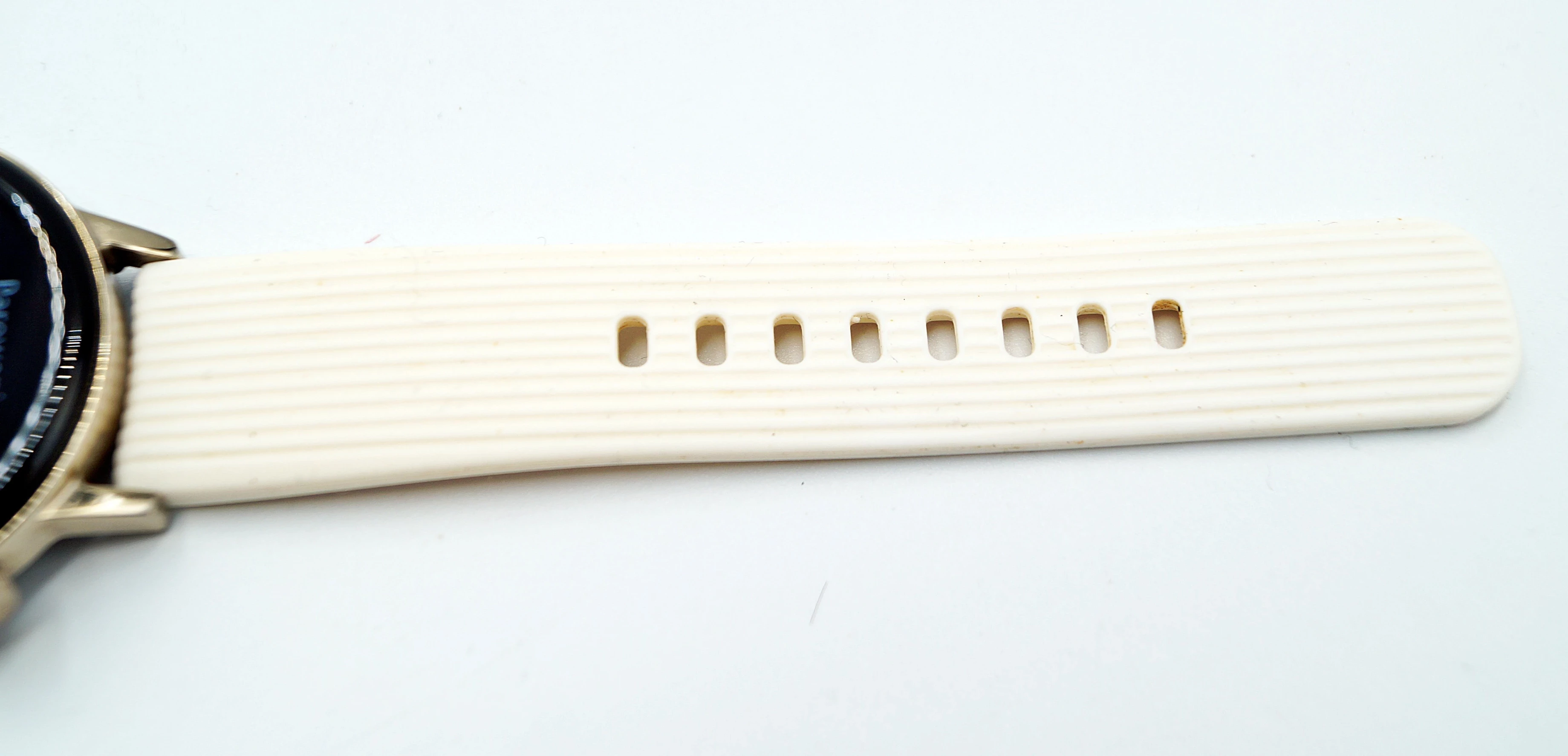 smartwatch-huawei-watch-gt-3-42mm-bialyzloty-stan-11323-2