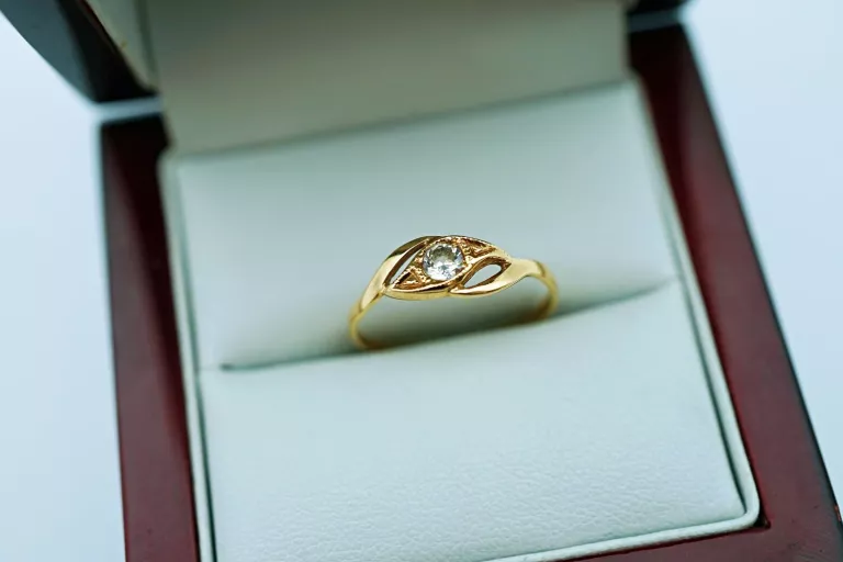 ELEGANCKI ZŁOTY PIERŚCIONEK Z CYRKONIĄ PR.585 14K R.16 1,27G