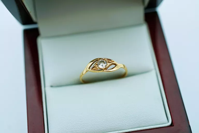 ELEGANCKI ZŁOTY PIERŚCIONEK Z CYRKONIĄ PR.585 14K R.16 1,27G