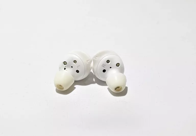 sluchawki-samsung-galaxy-buds-bialy-kolor-dominujacy-129357-2