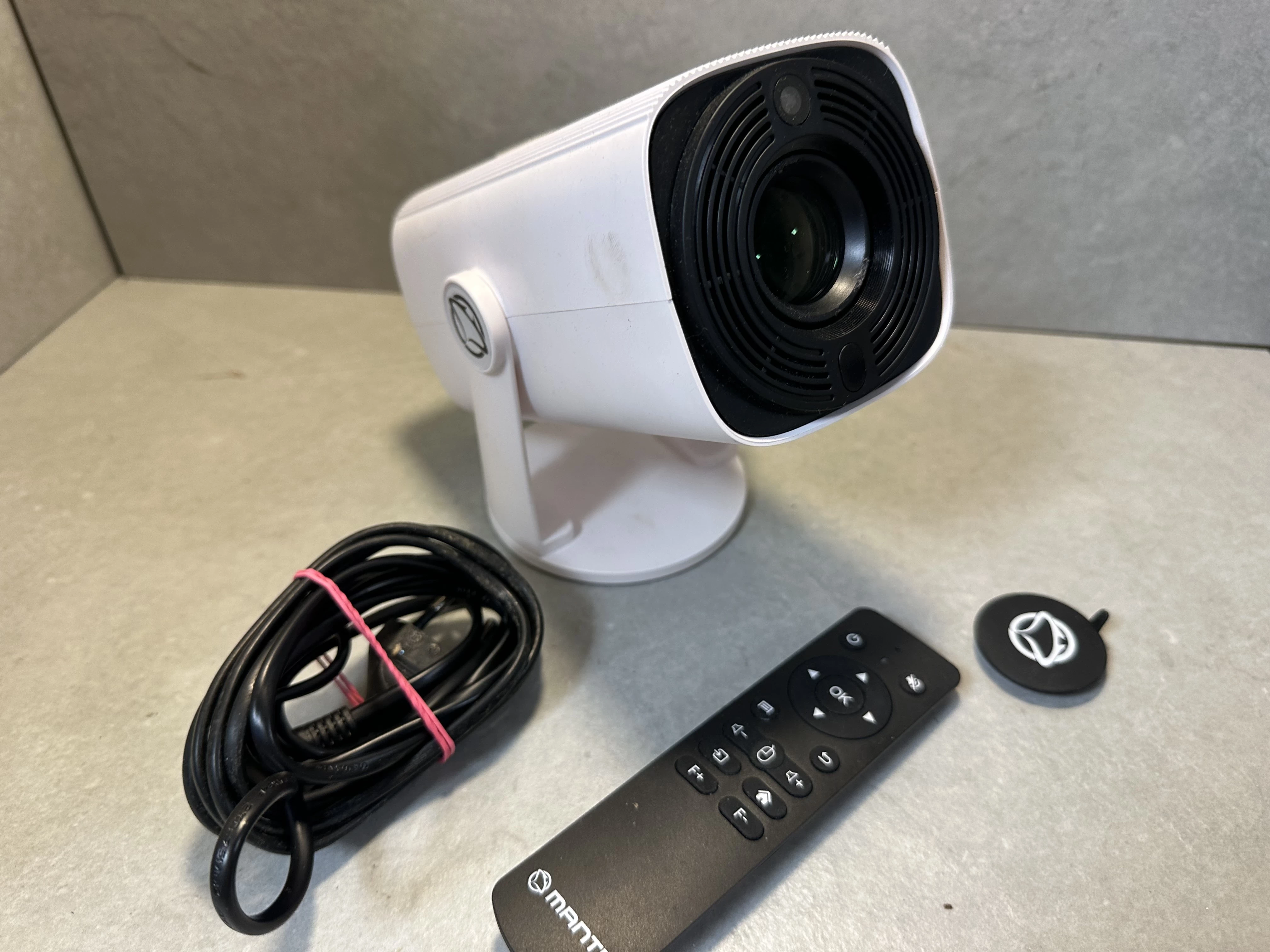 projektor-manta-pma202a24-osiedle-niepodleglosci-1-krakow