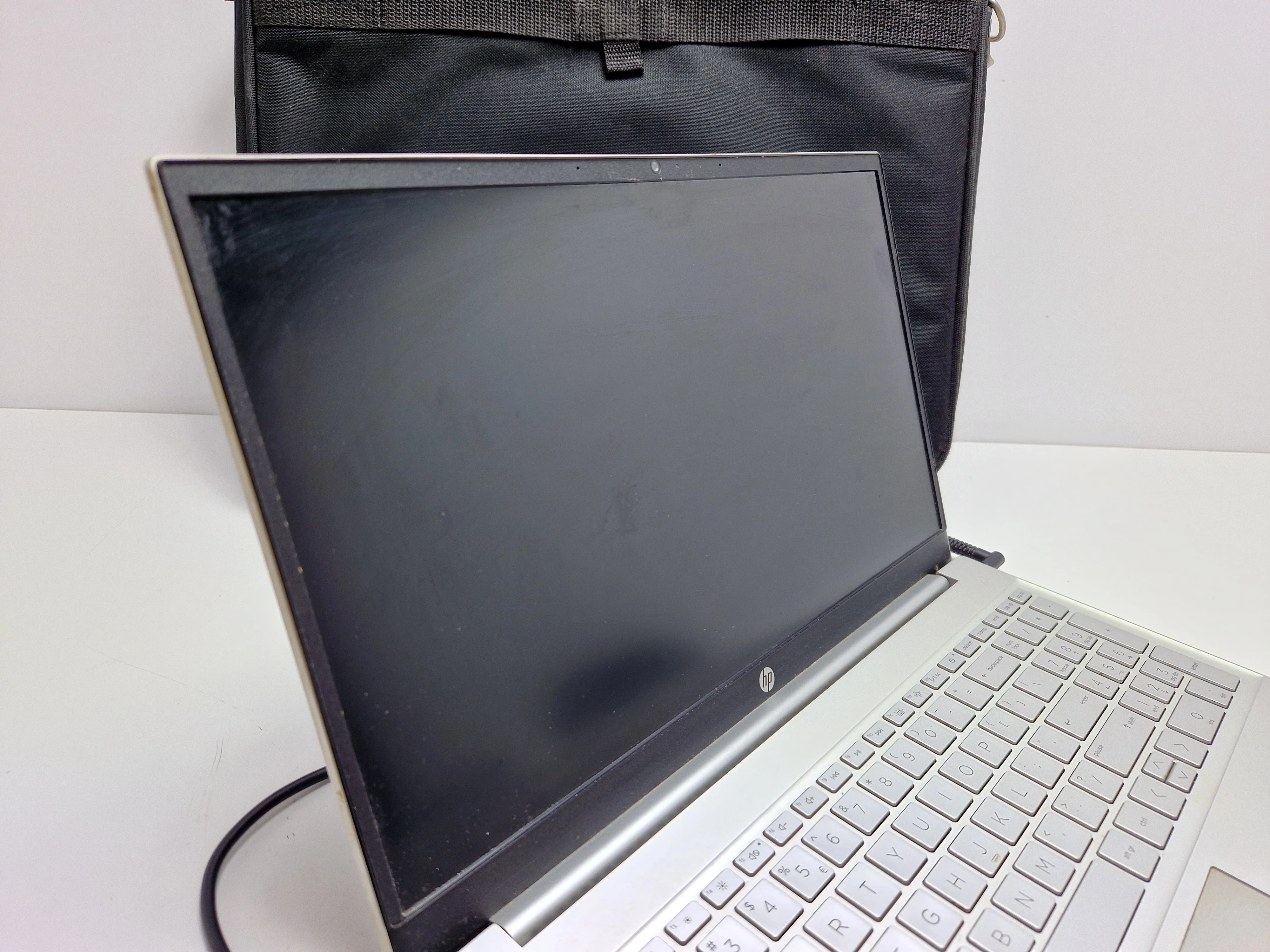 laptop-hp-pavilion-15-eg0052nw-i5-1135g7-8gb512gb-ssd-win11-lad-przekatna-ekranu-1560