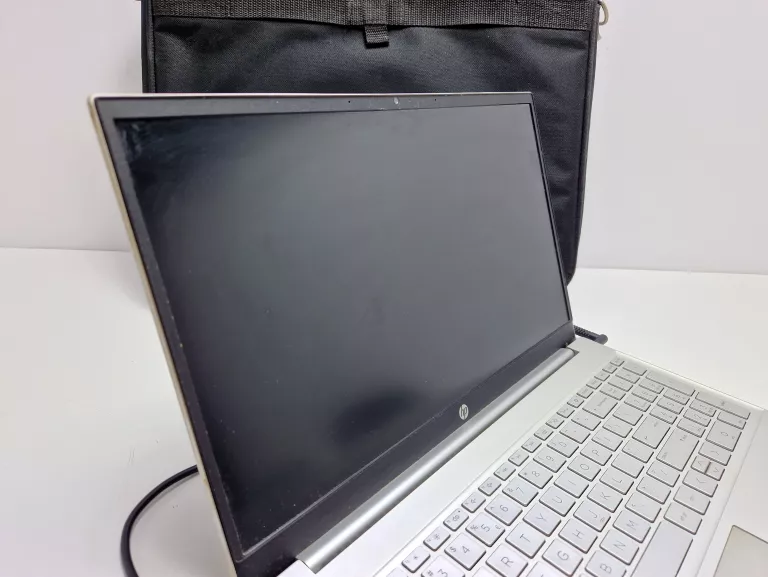laptop-hp-pavilion-15-eg0052nw-i5-1135g7-8gb512gb-ssd-win11-lad-przekatna-ekranu-1560