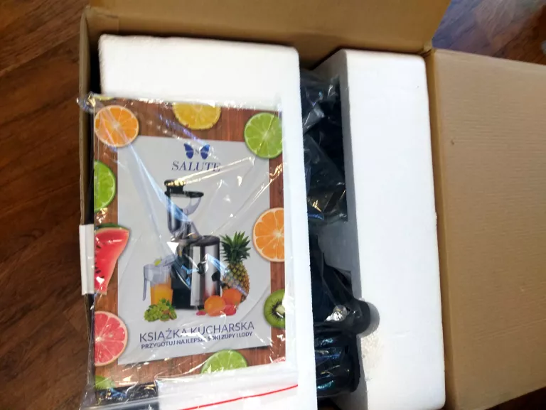 wyciskarka-wolnoobrotowa-salute-g8ba-kolor-dominujacy-129357-3