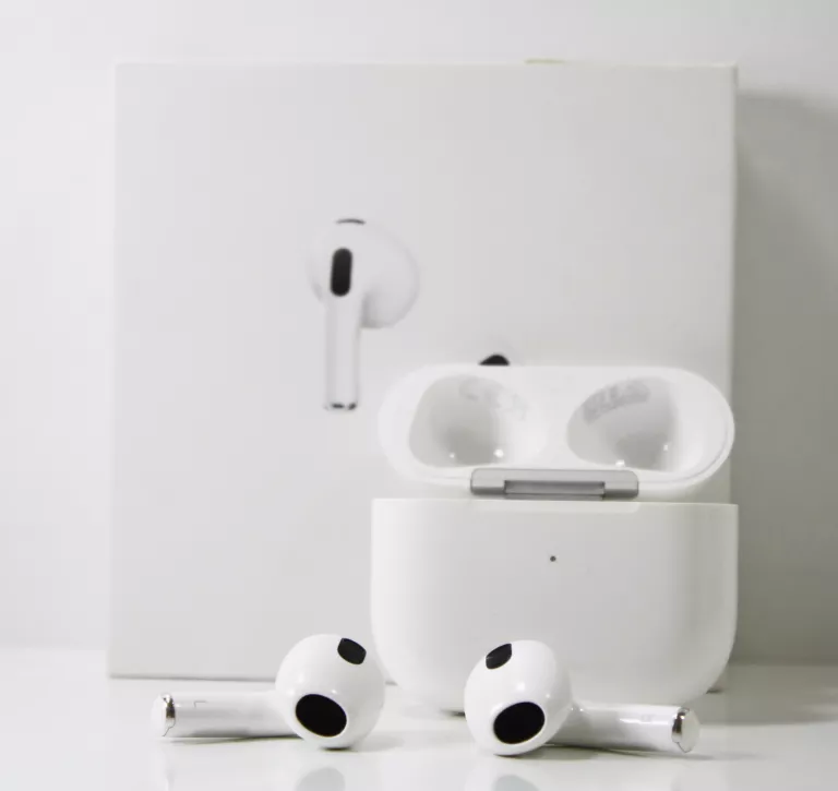 sluchawki-bezprzewodowe-douszne-apple-airpods-gen-3-a2565-magsafe-lighting-wojciechowskiego-39-warszawa