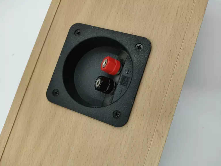 kolumny-glosnikowe-jbl-scs-178-satelity-centralny-model-scs-178-sat