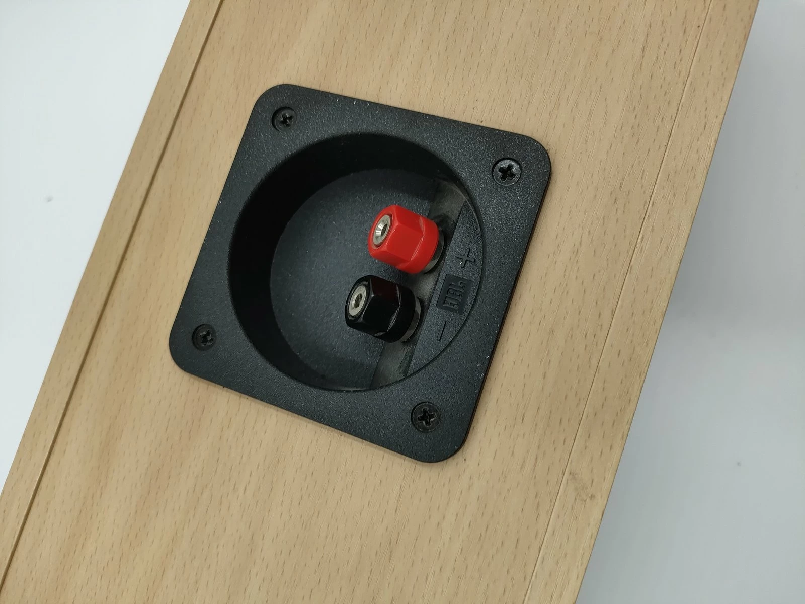 kolumny-glosnikowe-jbl-scs-178-satelity-centralny-model-scs-178-sat