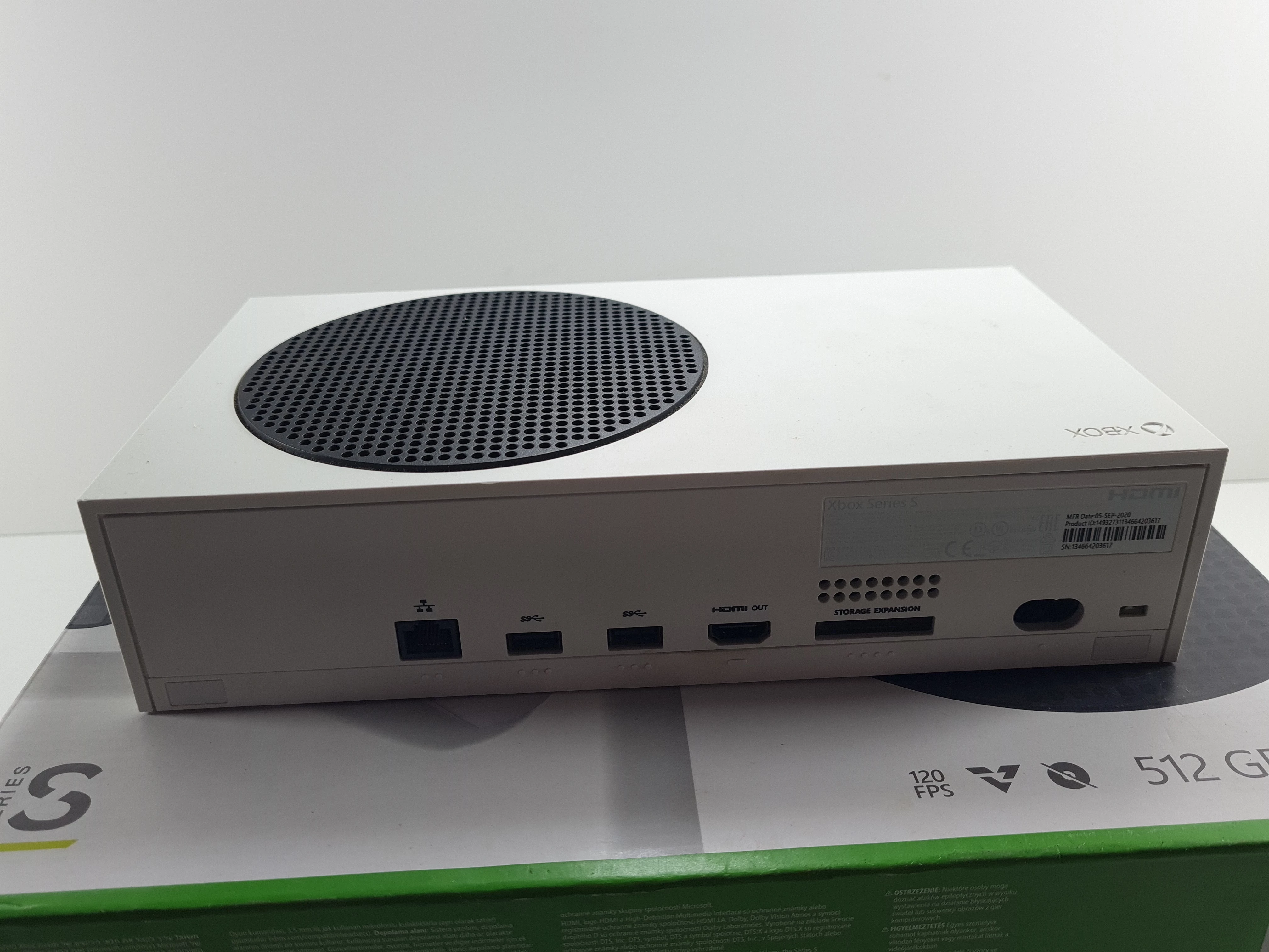 konsola-xbox-series-s-512gb-pad-czarny-kod-producenta-ep2-10061