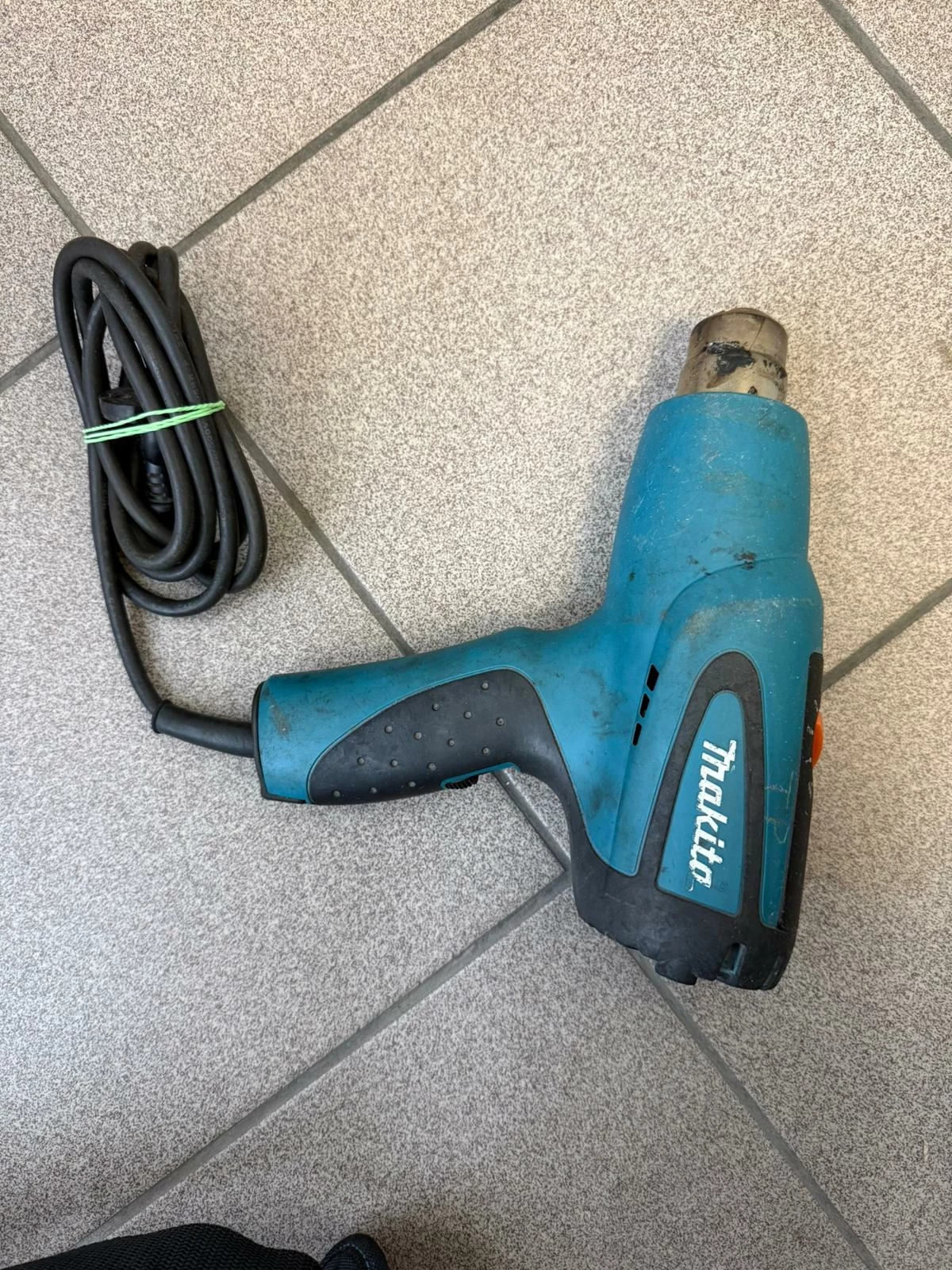 opalarka-makita-hg551v-stan-11323-2