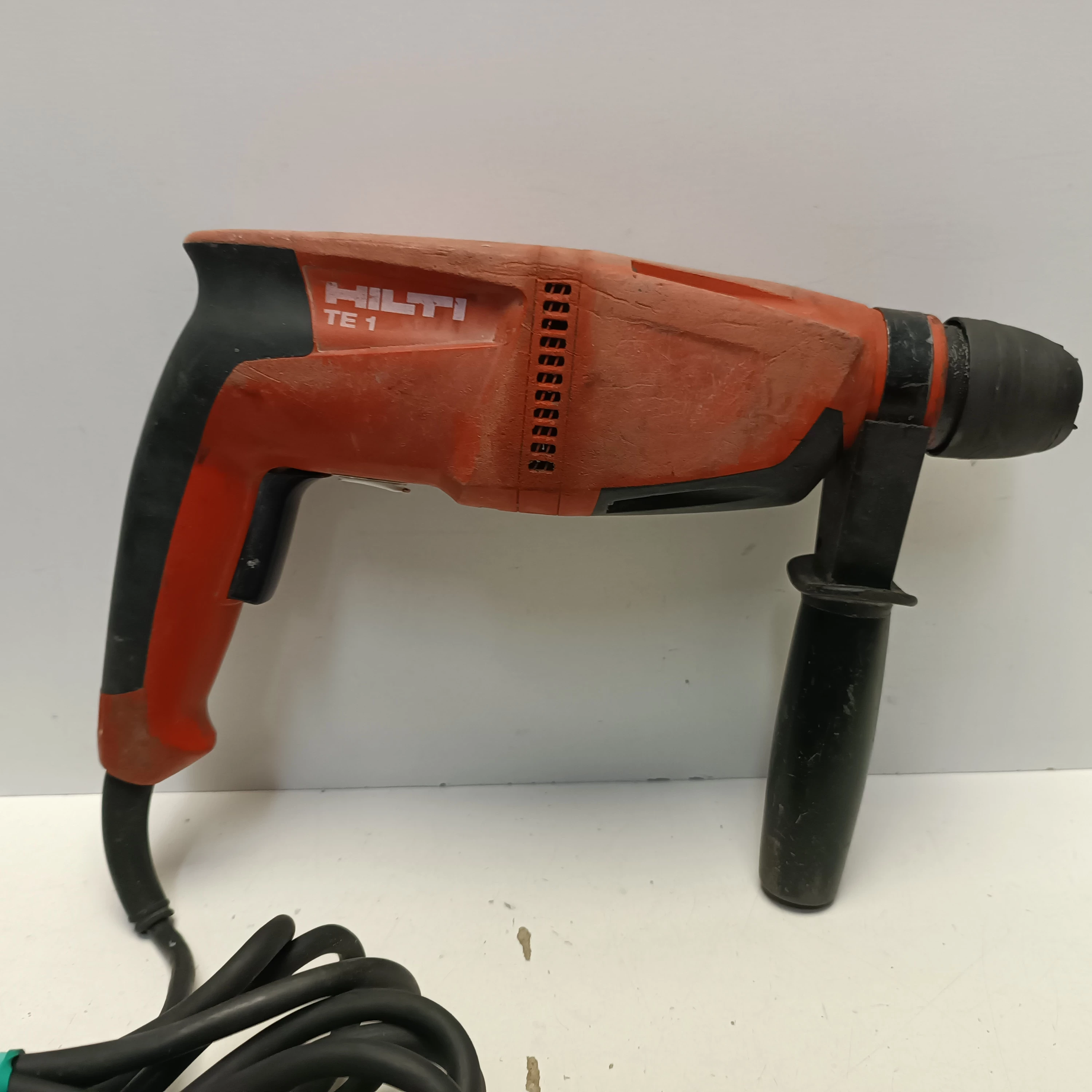 wiertarka-hilti-te-1-opis-osiedle-teatralne-3u15-krakow