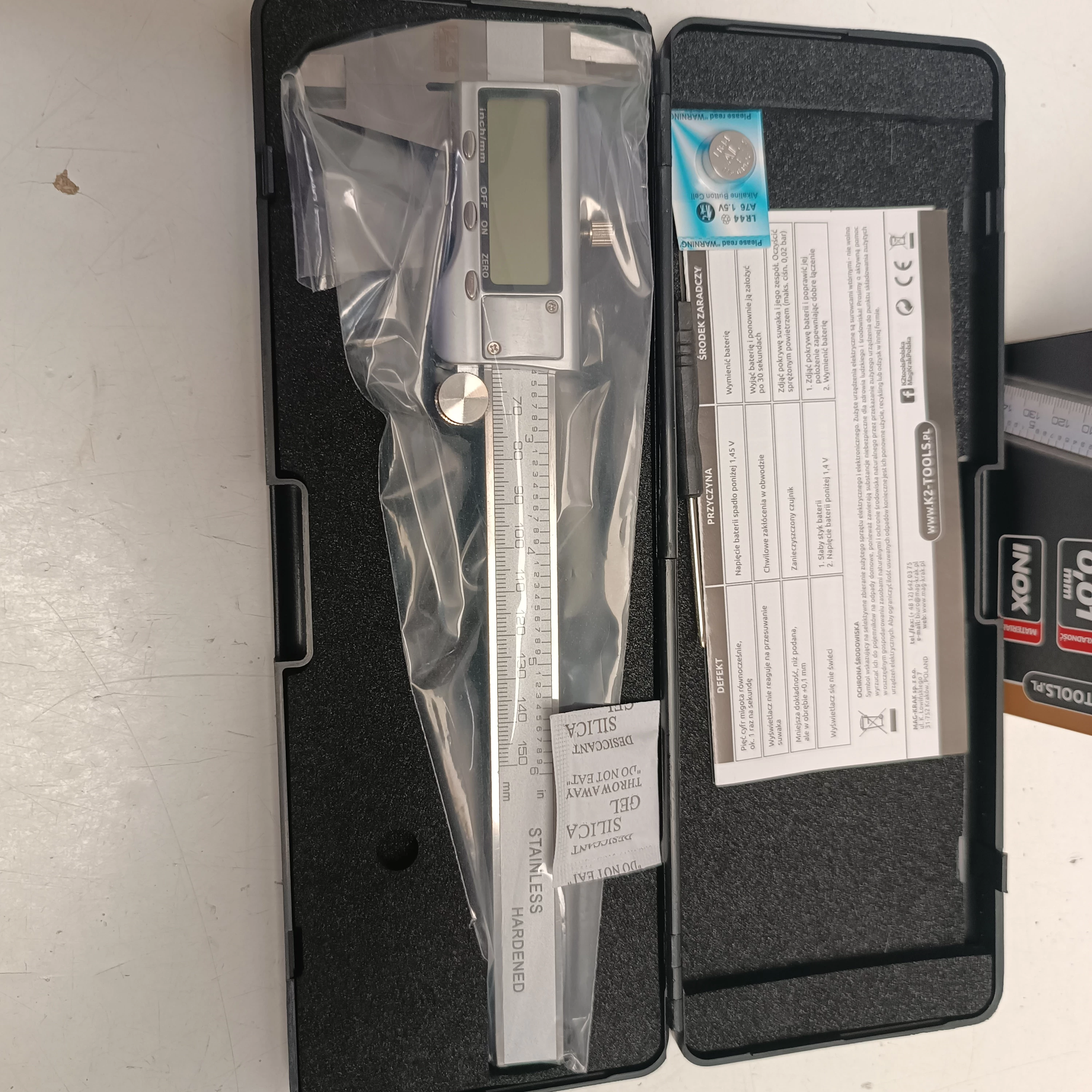 suwmiarka-elektroniczna-stal-nierdzewna-150mm001mm-k2-stan-11323-2