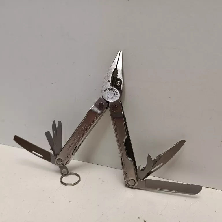 multitool-leatherman-17-w-1-ean-gtin-5900742765494