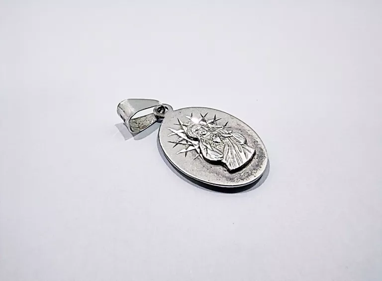 SREBRO - WYRÓB JUBILERSKI UŻYWANY  MEDALIK 925