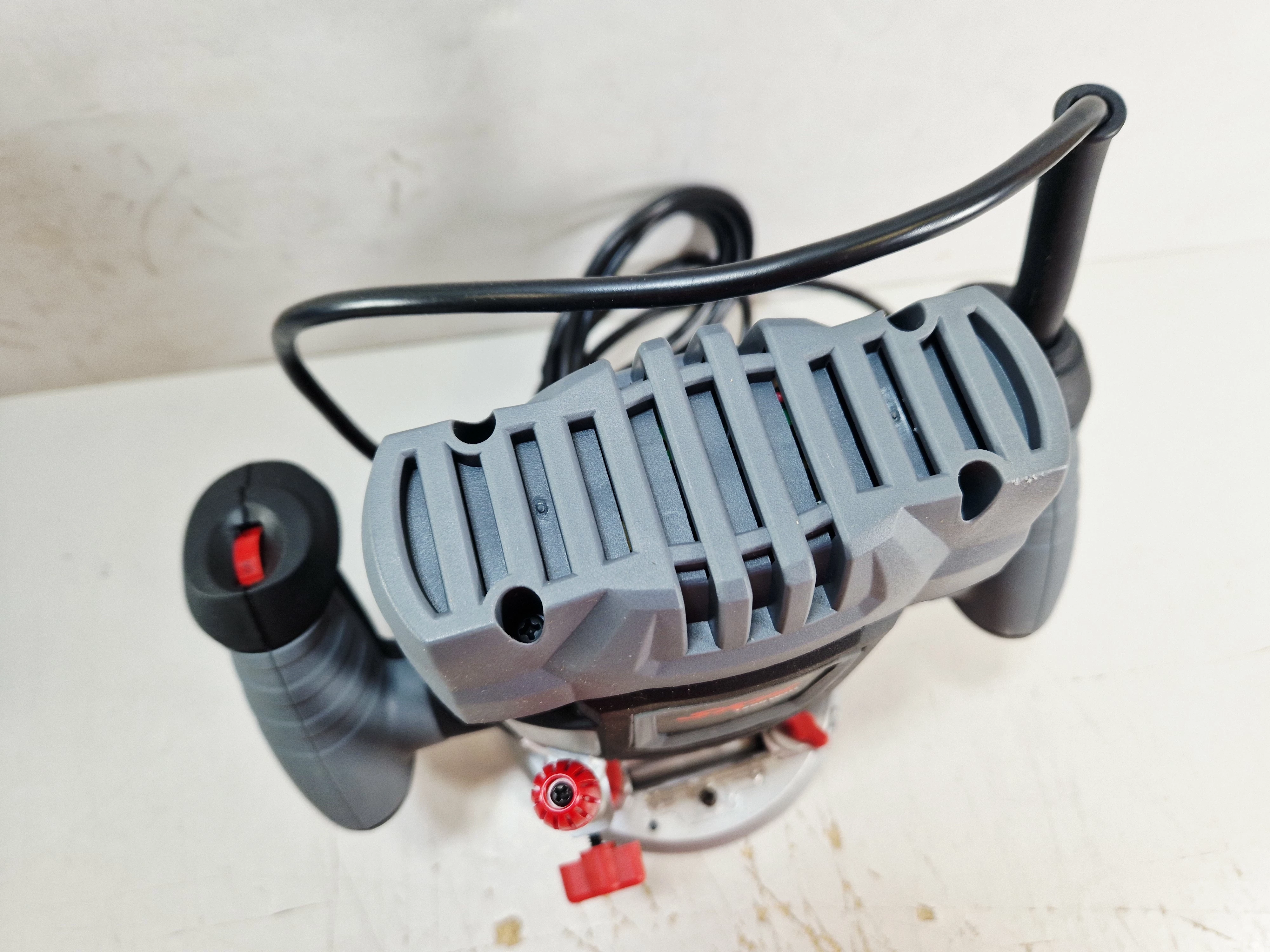 frezarka-gornowrzecionowa-skil-1200w-super-stan-maksymalna-liczba-obrotow-bez-obciazenia-30000