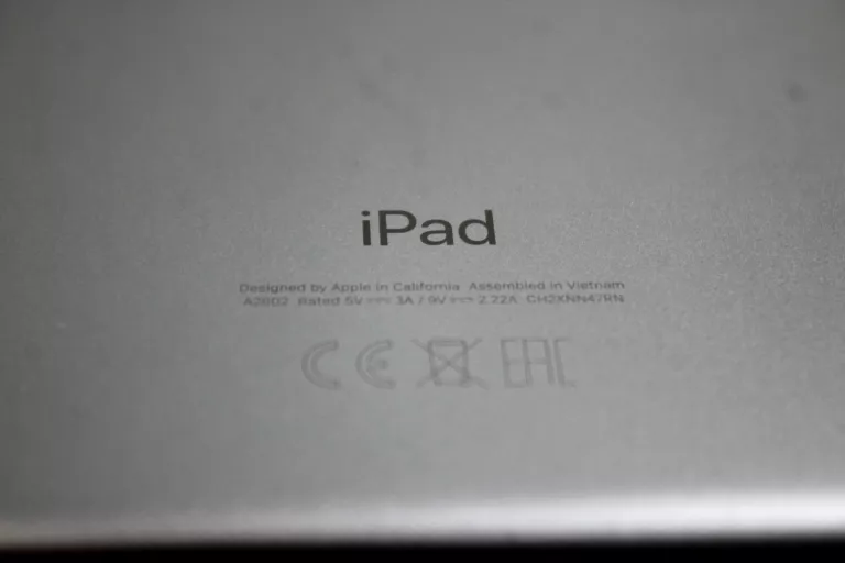 tablet-apple-ipad-102-2021-64gb-srebrny-9th-gen-a2602-przekatna-ekranu-1020