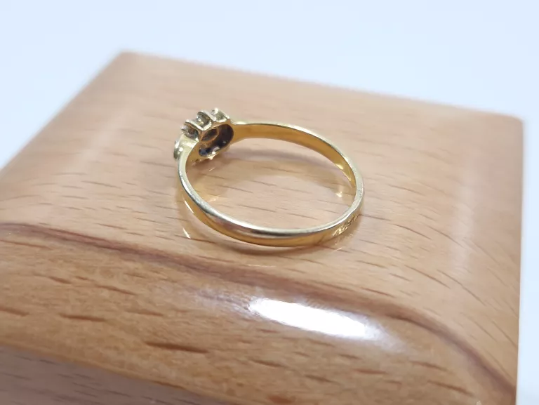 ZŁOTY PIERŚCIONEK Z CYRKONIAMI 585 1,82G 14R