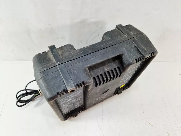 PROSTOWNIK ŁADOWARKA AKUMULATORÓW 15A | 6A/12A | BK120615