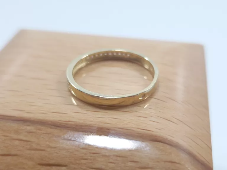 ZŁOTY PIERŚCIONEK Z CYRKONIAMI 585 1.96G R19