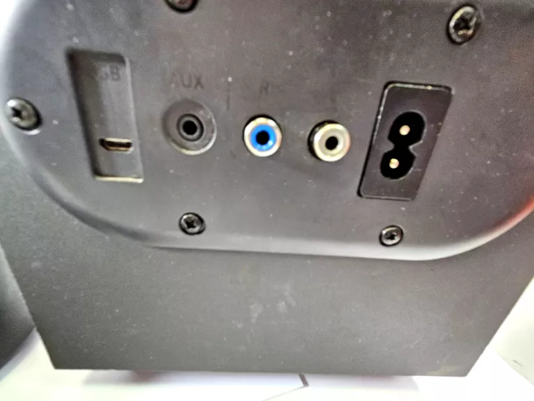 ZESTAW GŁOŚNIKÓW KOMPUTEROWYCH  2.1 LOGITECH Z407 20 W