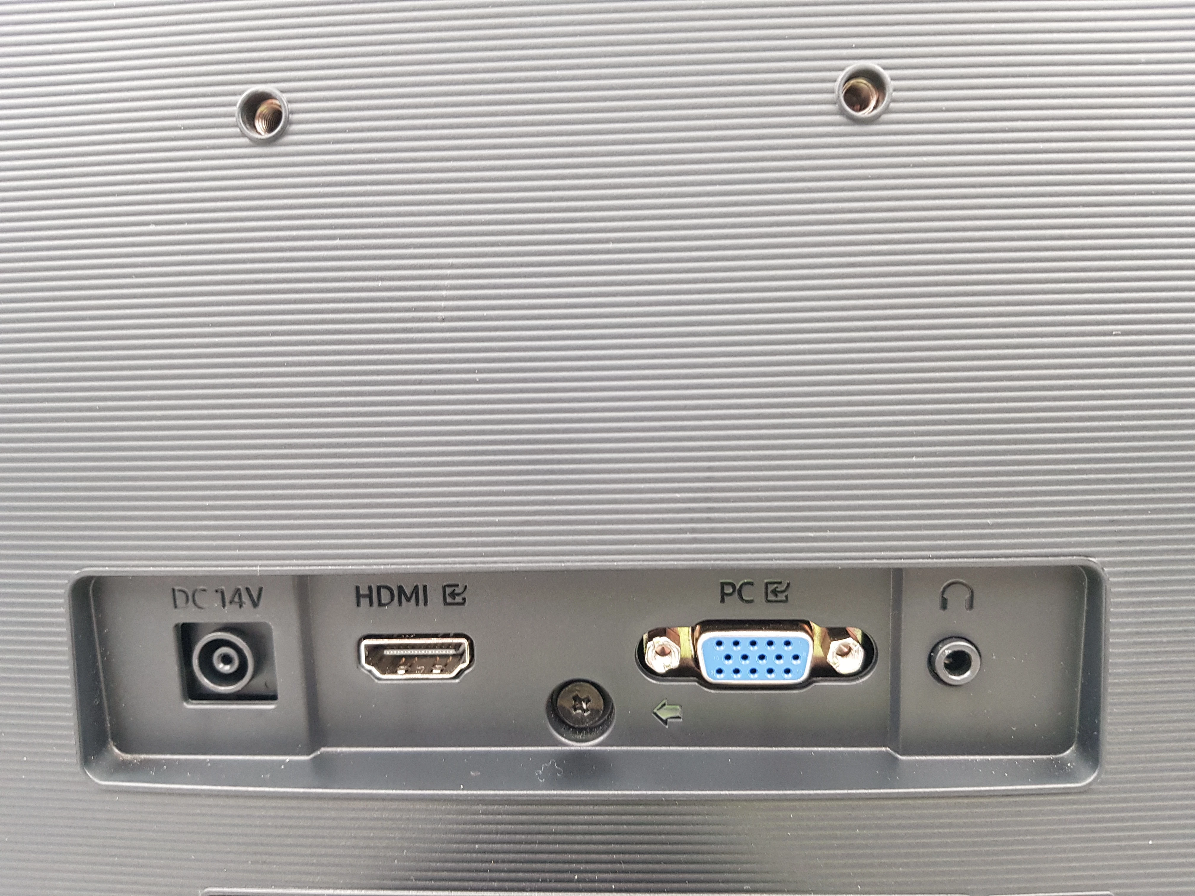 monitor-samsung-essential-ls24c364eauxen-235-1920x1080px-4-ms-curved-rodzaj-podswietlania-206418-227546