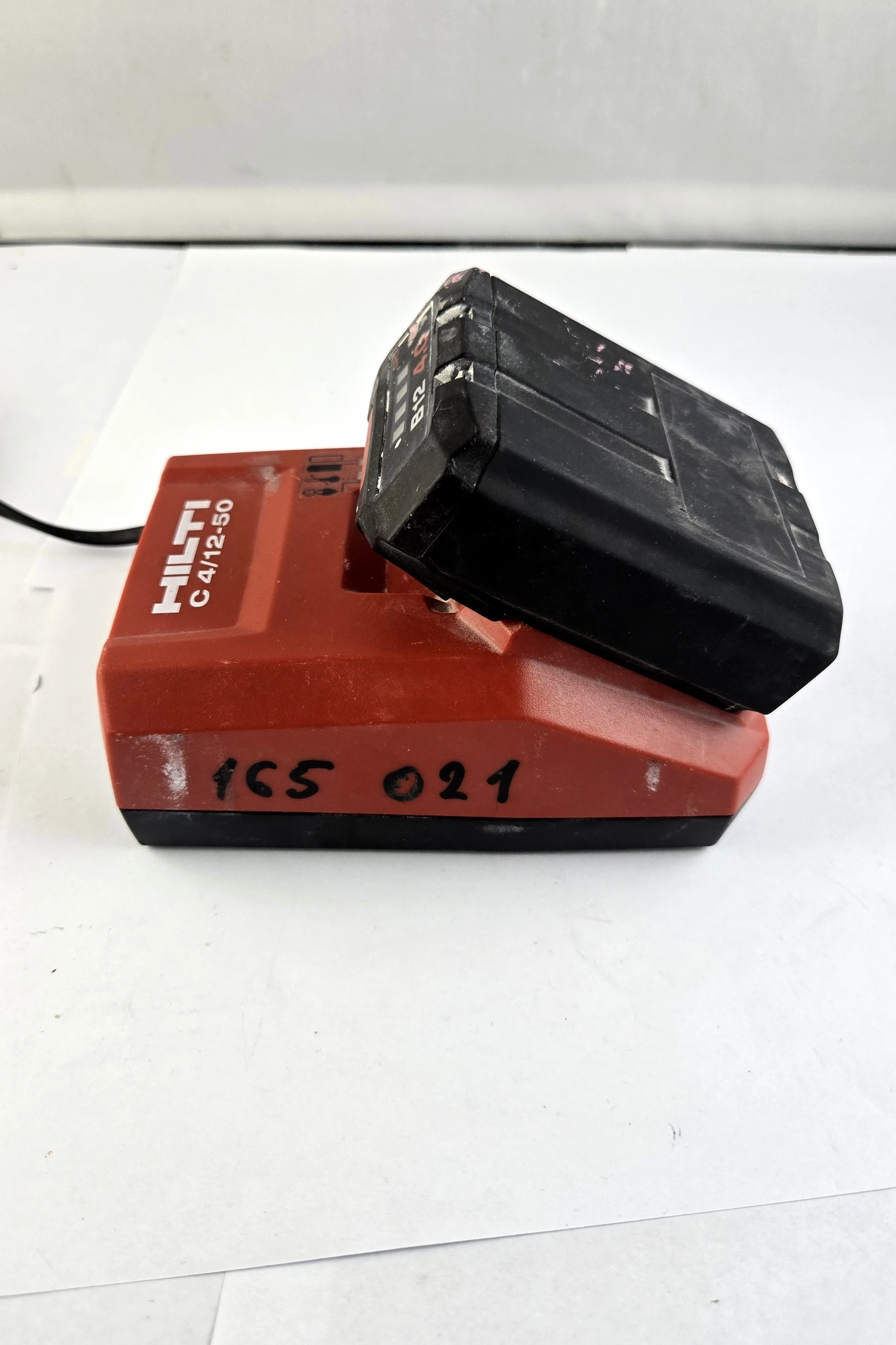 hilti-pm-30-mg-laser-akumulator-ladowarka-zasilanie-209202-1769478