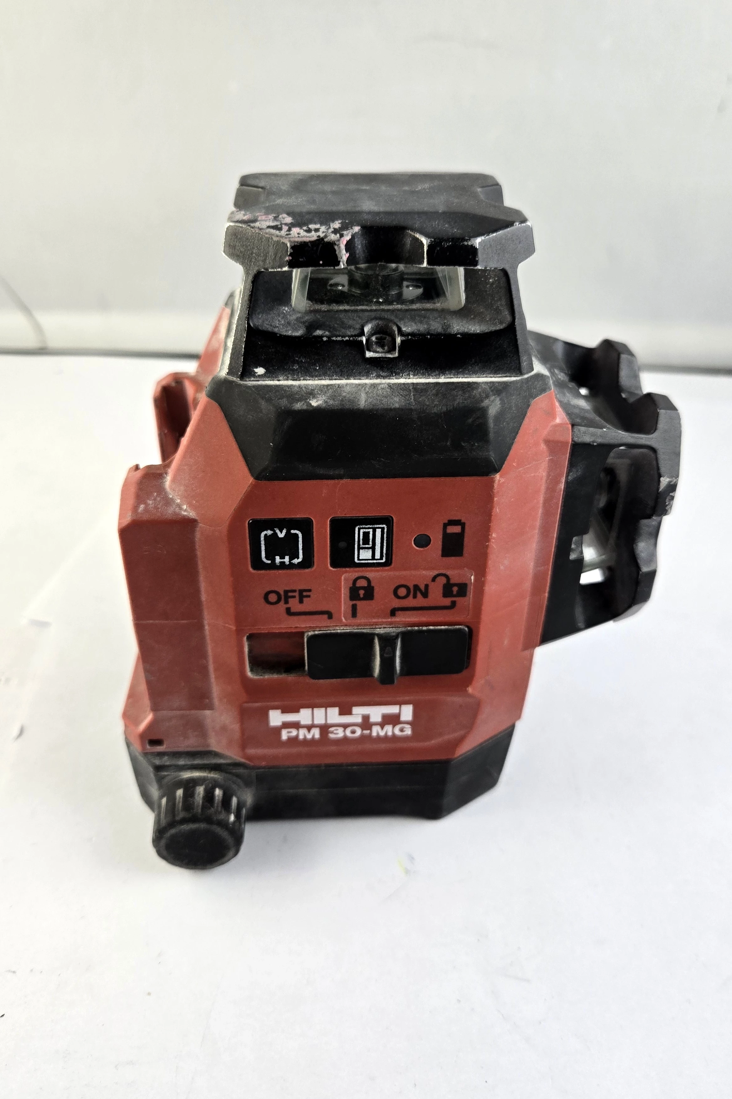 hilti-pm-30-mg-laser-akumulator-ladowarka-stan-11323-2