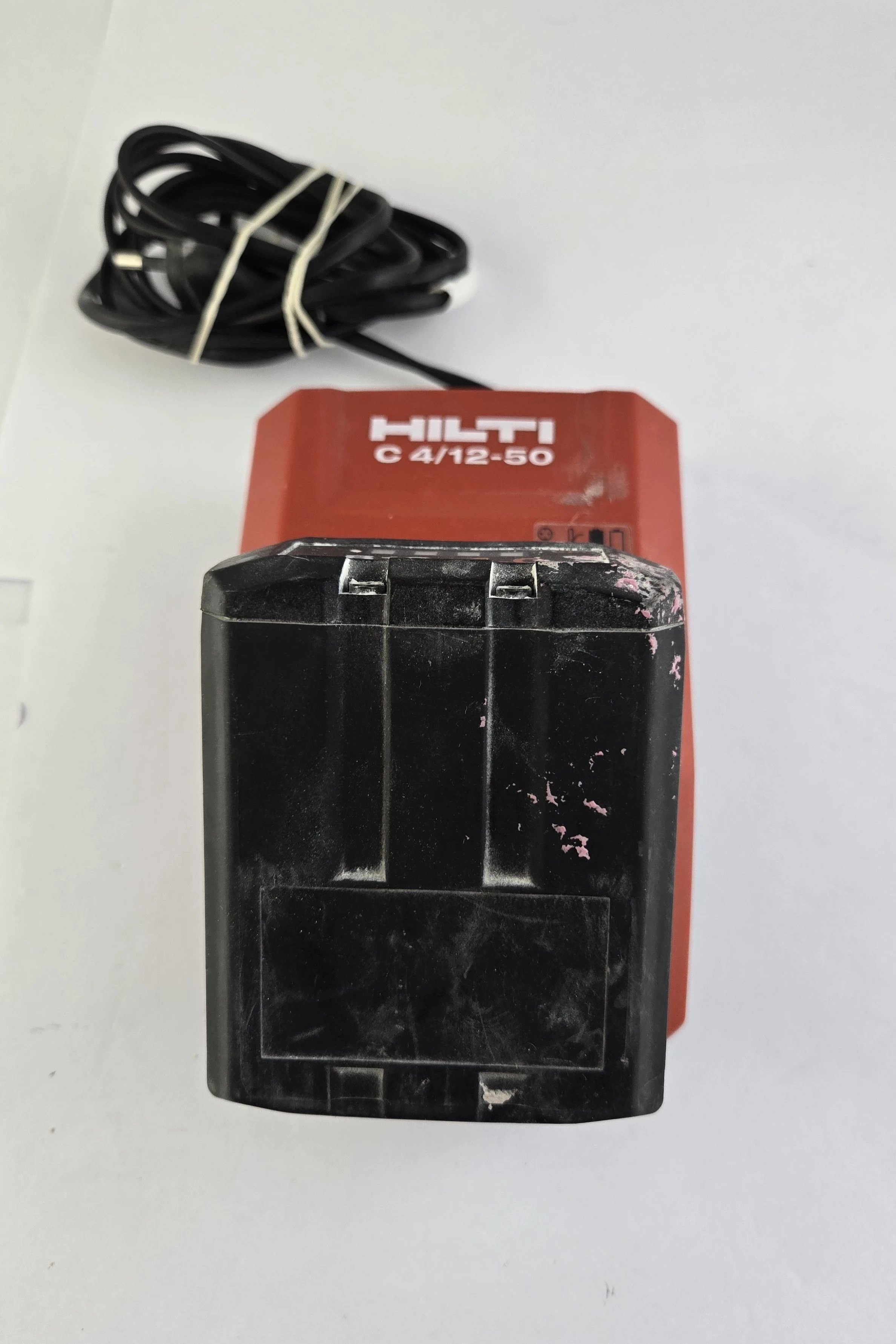 hilti-pm-30-mg-laser-akumulator-ladowarka-kolor-lasera-243997-495549