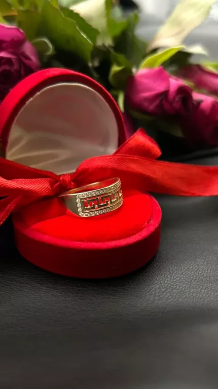 ZŁOTY 585 PIERŚCIONEK GRECKI WZÓR CYRKONIE  2,64G ROZM 19 POWYSTAWOWY