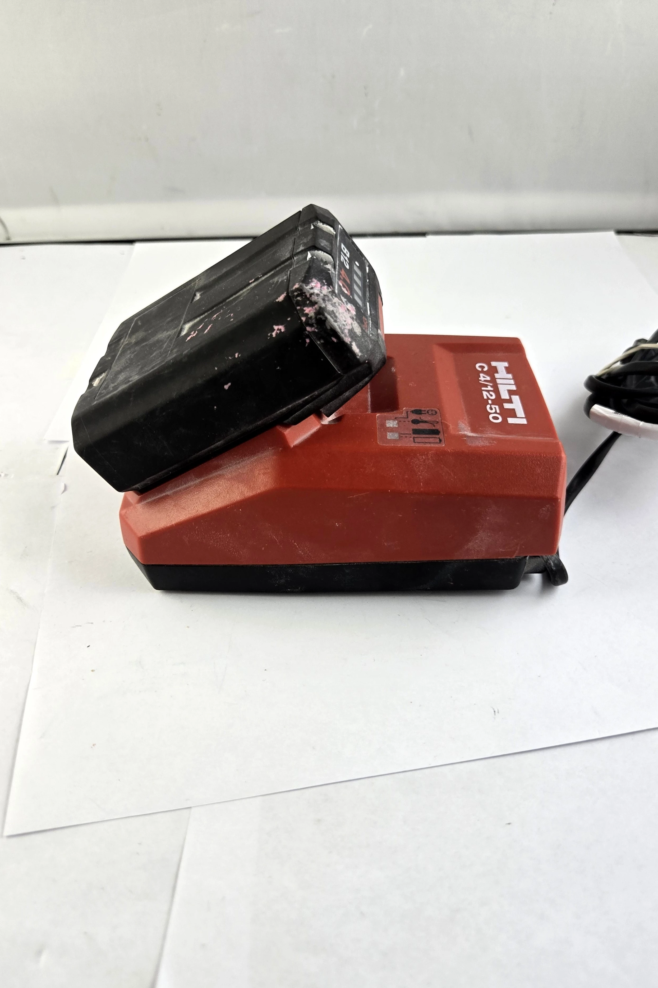 hilti-pm-30-mg-laser-akumulator-ladowarka-stopien-ochrony-204917-222129
