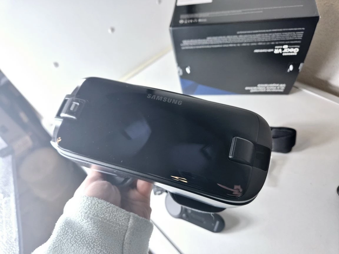 google-samsung-gear-vr-rfaj700zk9m-sliczna-54-sj-wroclaw