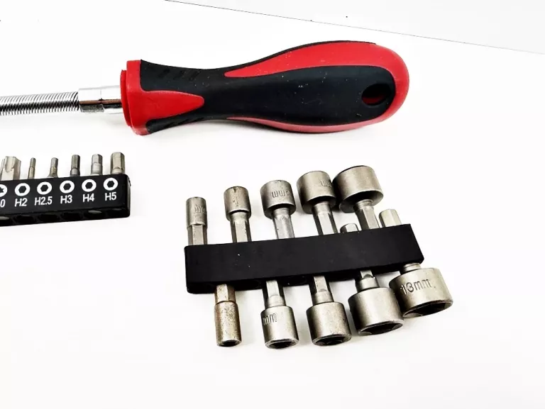 srubokret-elastyczny-zestaw-bitow-ean-gtin-8682101904863