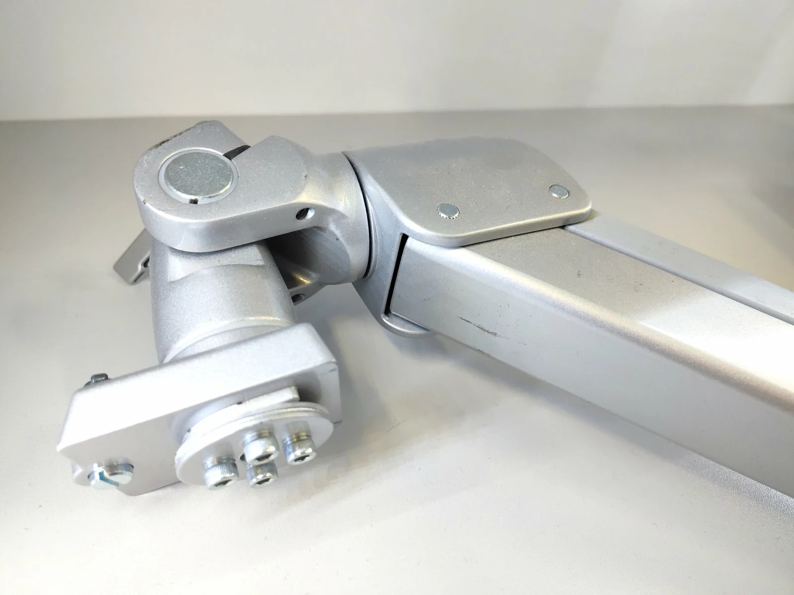 uchwyt-do-monitora-model-17031183