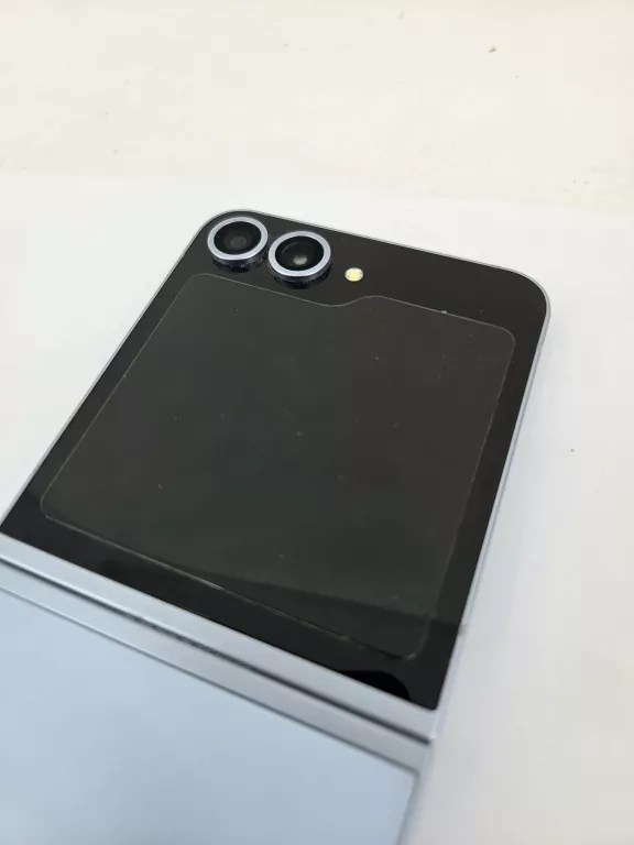 telefon-samsung-galaxy-z-flip-6-256g-12gb-stan-11323-2