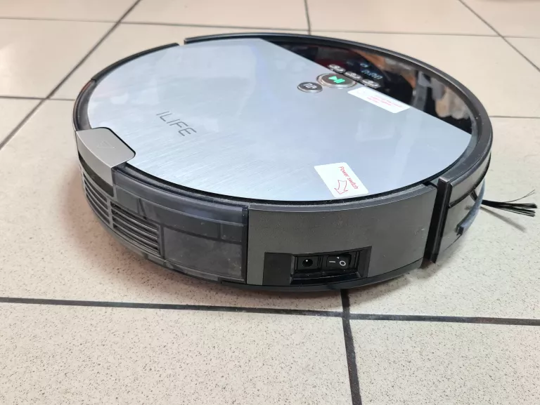 robot-sprzatajacy-ilife-v8s-stacja-i-pilot-kolor-dominujacy-129357-8