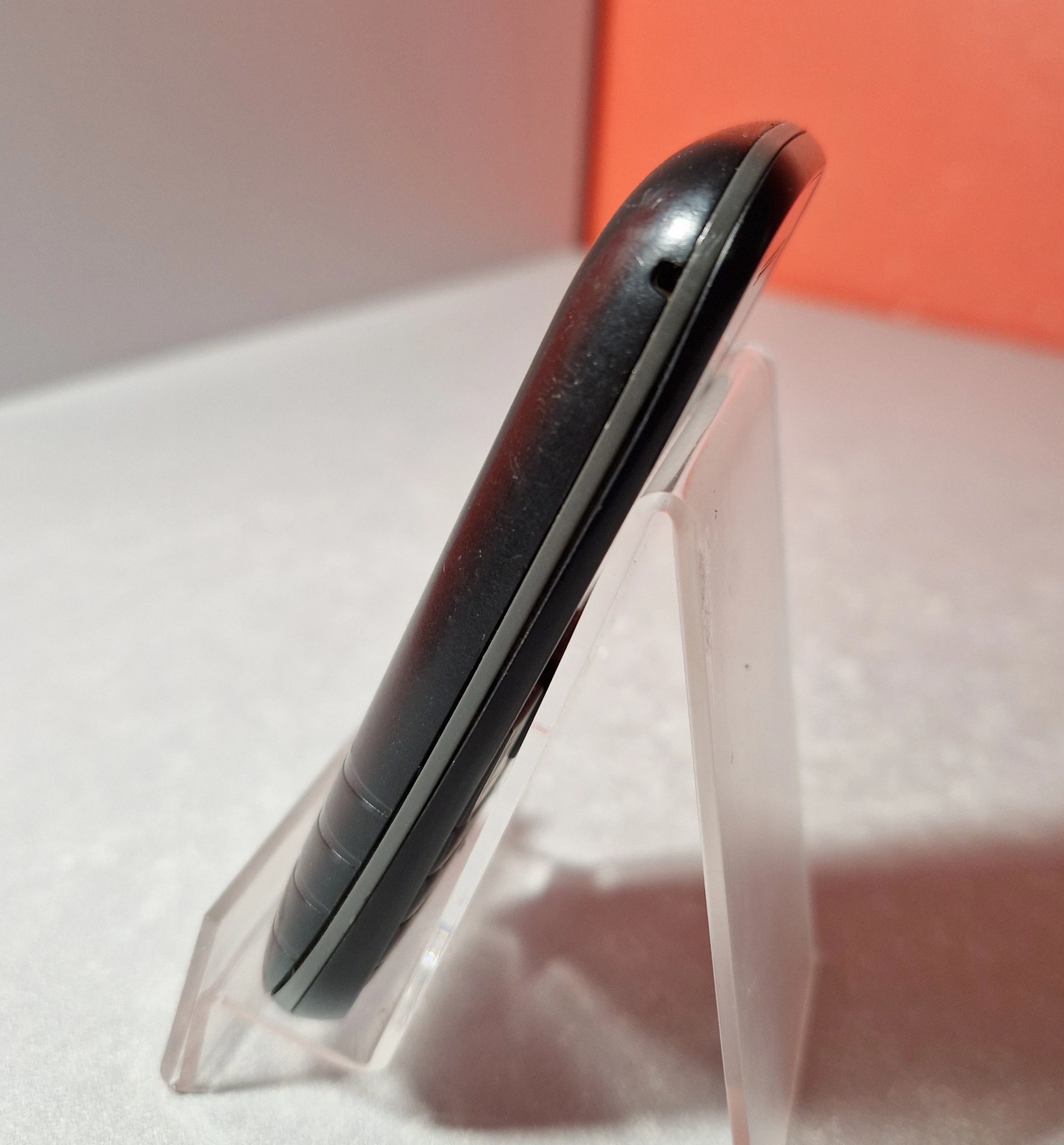 telefon-samsung-gt-e1200-ladowarka-typ-202685-212933