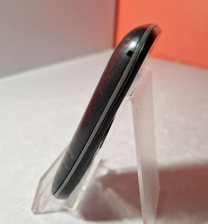 telefon-samsung-gt-e1200-ladowarka-typ-202685-212933